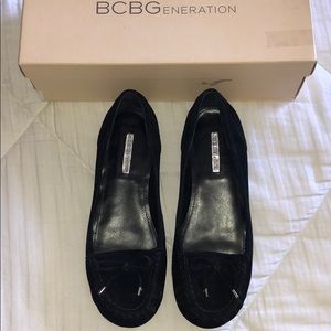 BCBG suede black flats